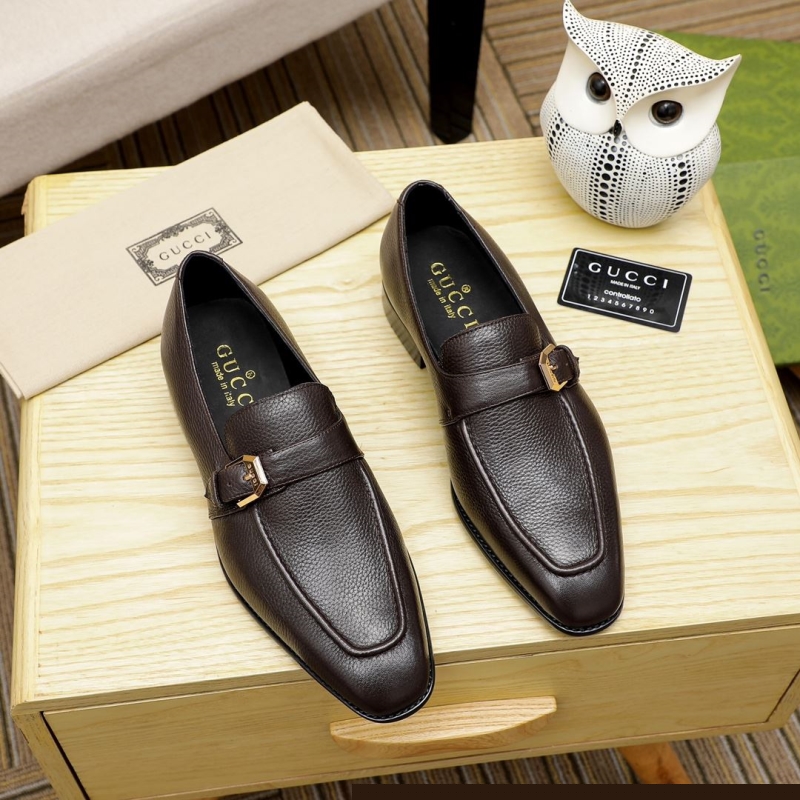 G*u*i leather shoes